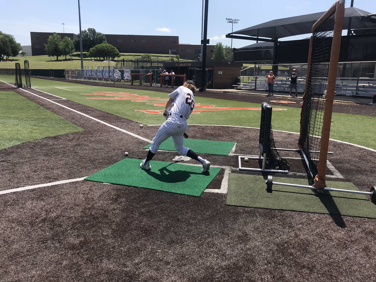 kevinwsamples's tweet photo. Round #2 Collin goes yard @Rockwall_HS  again!! https://t.co/JEeEEbUu3z