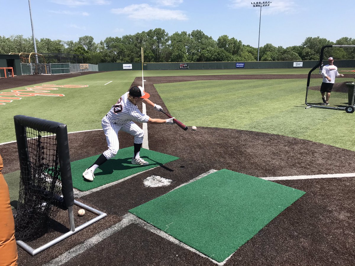 kevinwsamples's tweet photo. Round #2 Collin goes yard @Rockwall_HS  again!! https://t.co/JEeEEbUu3z