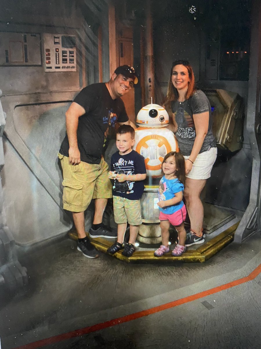 May the Fourth be with you!!! 2020 and flashback to 2017 Disbey when we got to hang with some of the coolest characters! #virtualspiritweek #wearefms. @FordsMiddleWTSD