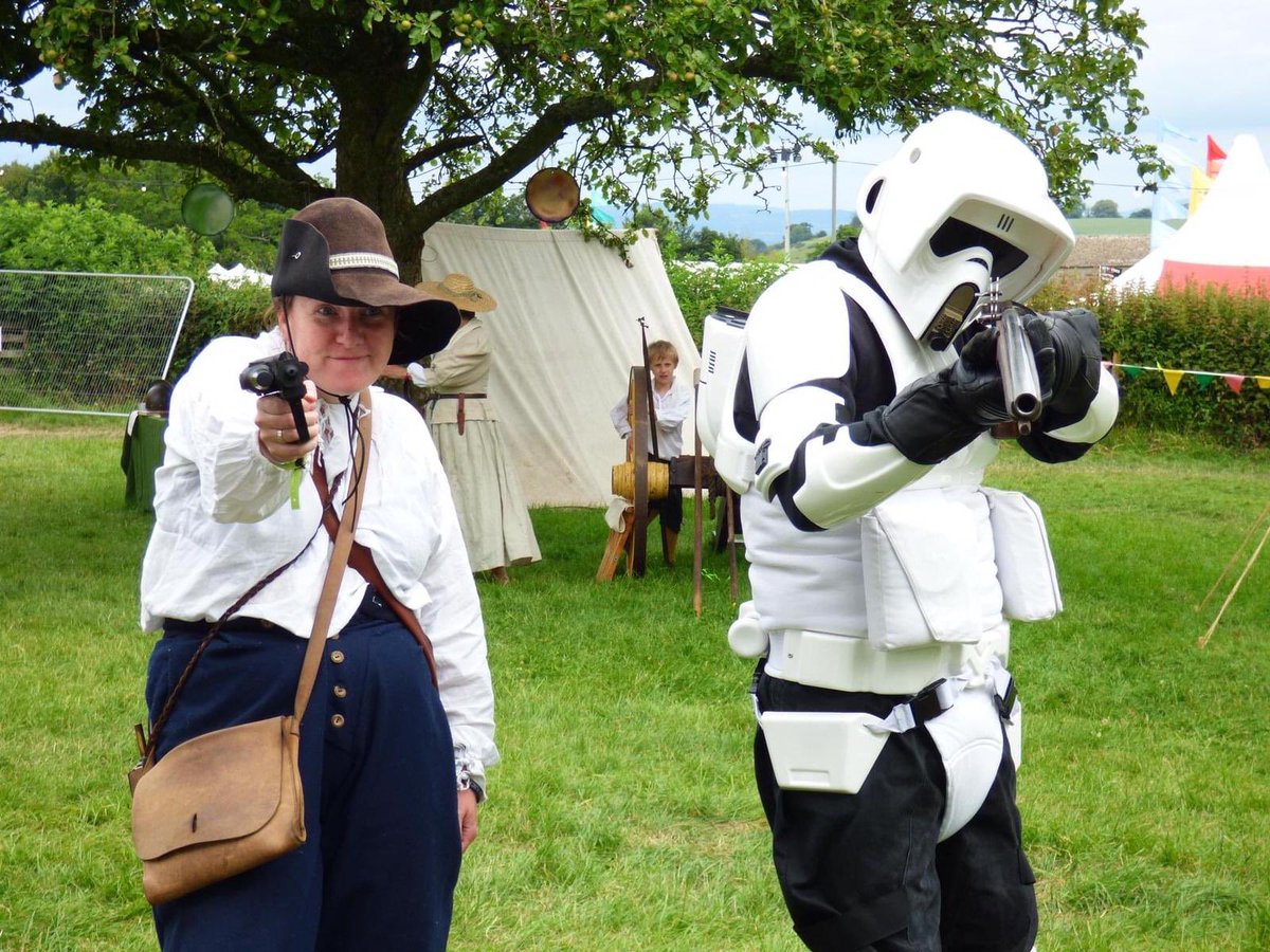 RoyalistArmy's tweet photo. More #MayThe4thBeWithYou related photos have surfaced but we appear to be the baddies. Playing straight into parliamentarian hands here 🤦‍♂️ https://t.co/WnhseScLro