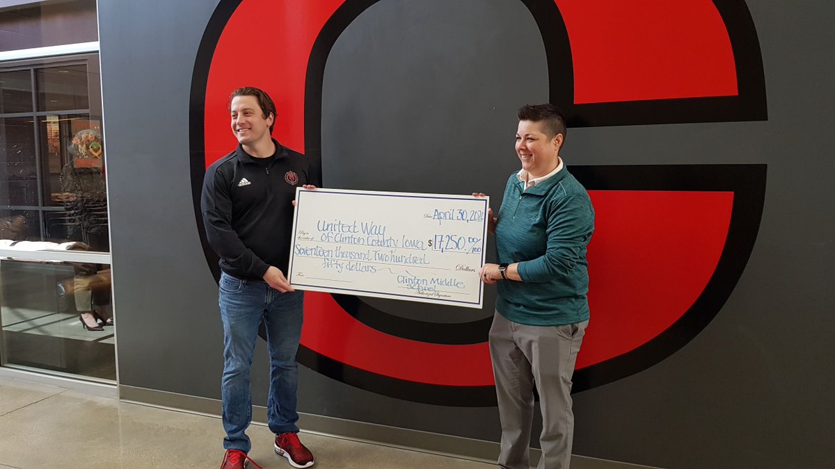 UnitedClinton's tweet photo. Thank you to students, their families, and teachers of Clinton Middle School, for their spectacular efforts raising $17, 250 to benefit the 38% of local county residents who are struggling. #LiveUnited #ClintonIA https://t.co/QWvS50KUFt