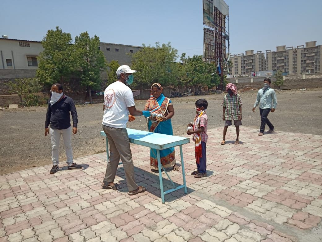 GoodDeedsDay's tweet photo. Our partners in India, shares delicious food and distributes 3000 meals to those in need. What an amazing project, thank you to all the GDD volunteers!
Check out GDD's Facebook for more inspiring projects from our partners around the world.
#Fiserv #DoingGoodYearRound https://t.co/ECr5SdPya8