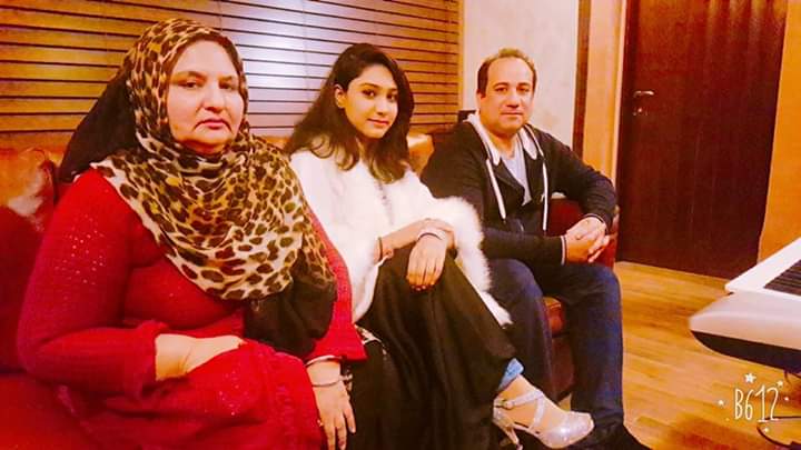 LalPakeeza's tweet photo. My Hamd  Recording with Rahat sir , the soul full Hamd " Koi to Hy jo nizam e hasti challa rha Hy , Wohi Khuda Hai " .. the Hamd of Legend Nusrat fateh Ali Khan shb .. Me with My sweet mom and the best singer of world Rahat Fateh Ali Khan shb... https://t.co/EOweWISZHG