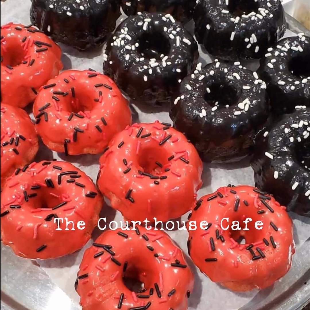 courthousecafe3's tweet photo. #Maythe4thBeWithYou2020
Darth Vader Chocolate donuts
Strawberry Sith Lord Donuts
& Wookie Cookies!! Limited quantities so get them while you can!
@TheHappyPlaceNM #onthesquare in #Portales #RealFreshFood #hometowncafe https://t.co/cikAtsXbUC