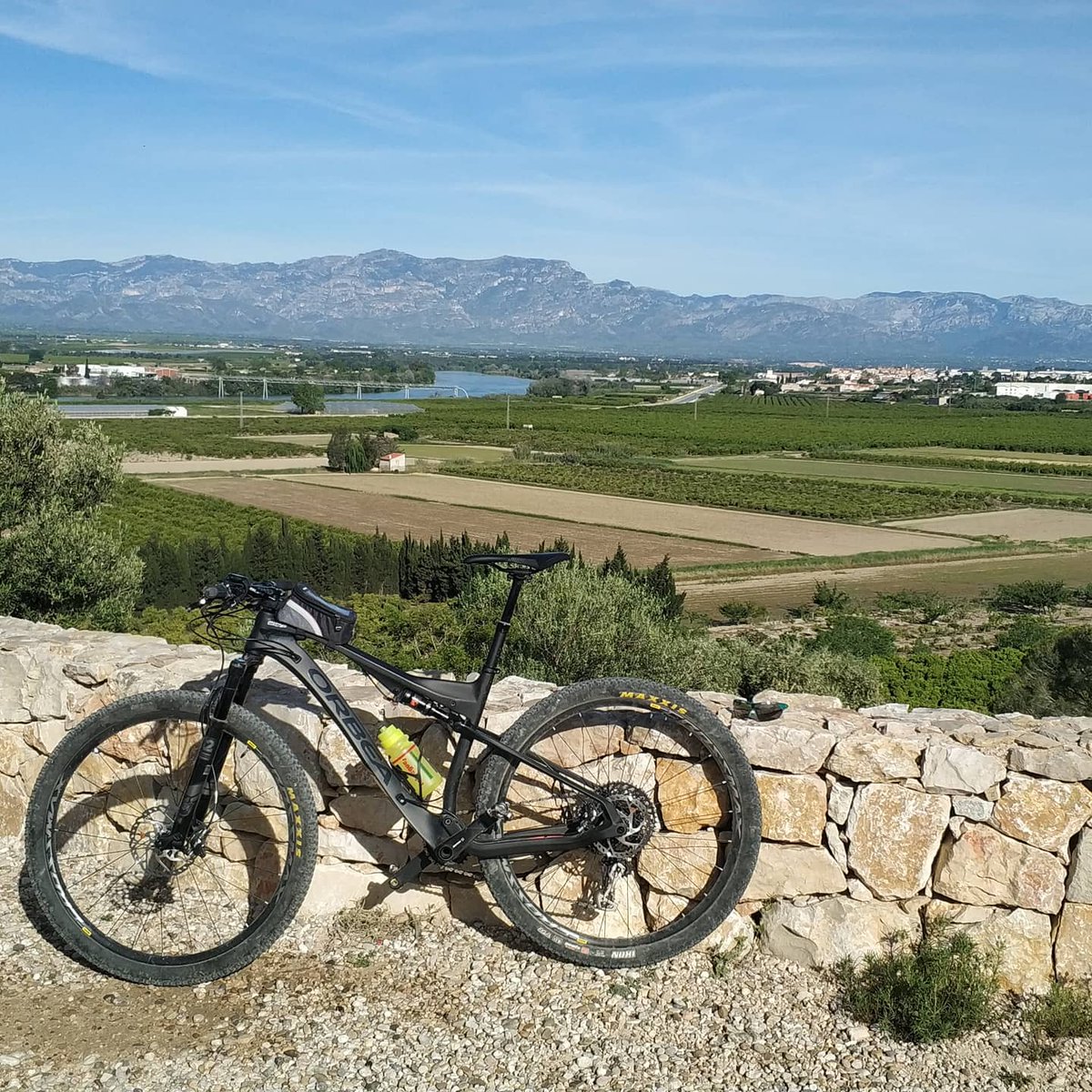 MarcCastillo89's tweet photo. Dia 2.
Seguim passejant pel meu poble, #Campredó.
"Però quin cul del món més bonic xeik" ❤️.
.
#somdelterreno #somdeCampredó #latorre #latorra #FontDeQuinto #RavalDelPom #BaixEbre #TerresDelEbre https://t.co/5uJrfNjzZH