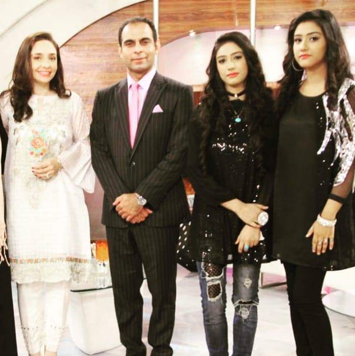 LalPakeeza's tweet photo. The amazing show with Juggun MAM and Qasim Ali shah https://t.co/fRsHbfICGQ