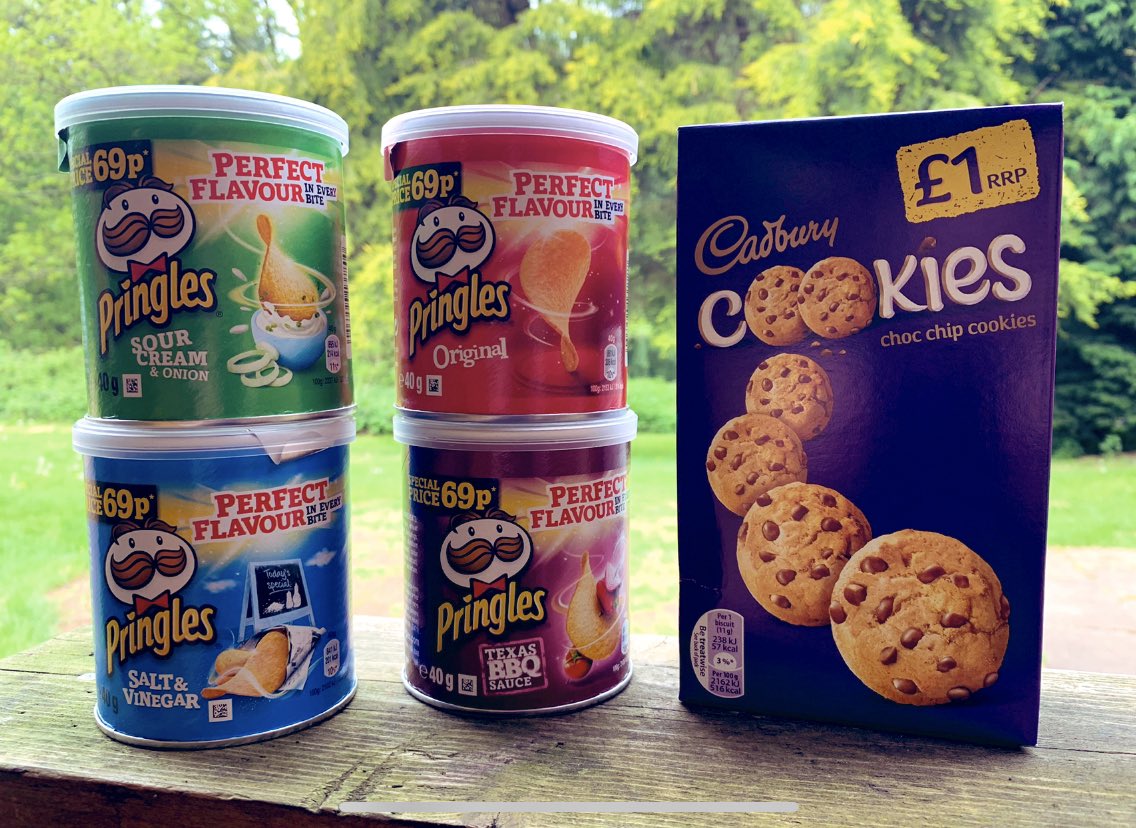 PatshullAC's tweet photo. Let us bring you a bundle of #COVIDー19 lockdown #Sweet #Treats?

We’re offering £5 bundles of treats delivered to your door for free!

For more info visit  https://t.co/XbHRaGJrgG 

#Patshull #Activity #Centre #TheProvidore #Charity 🍫 🍬 🧃 https://t.co/gr9Em0ypKR