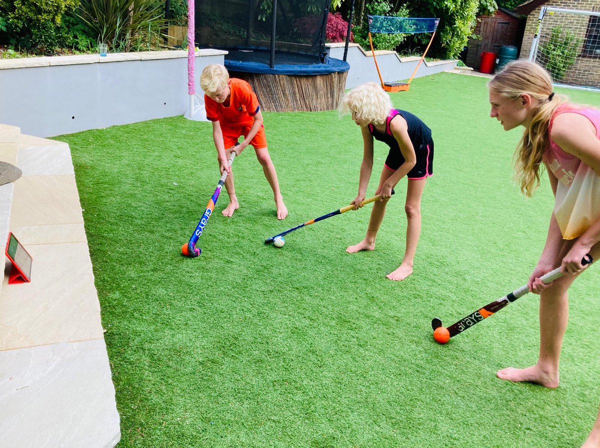 HCKnolePark's tweet photo. Brilliant day 4 of the #HCKP summer sessions! Over 50 members logged in live and participating. Lovely to see so many members enjoying the fitness and the hockey! #takethespace #dragleft #dragright #plyometrics #newmemberswelcome #newseason https://t.co/vzgDeAxitL