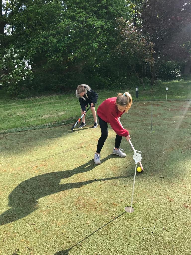 HCKnolePark's tweet photo. Brilliant day 4 of the #HCKP summer sessions! Over 50 members logged in live and participating. Lovely to see so many members enjoying the fitness and the hockey! #takethespace #dragleft #dragright #plyometrics #newmemberswelcome #newseason https://t.co/vzgDeAxitL