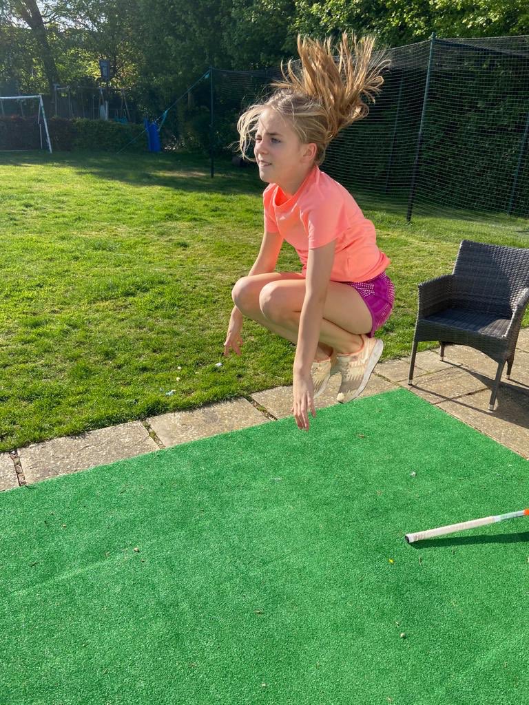 HCKnolePark's tweet photo. Brilliant day 4 of the #HCKP summer sessions! Over 50 members logged in live and participating. Lovely to see so many members enjoying the fitness and the hockey! #takethespace #dragleft #dragright #plyometrics #newmemberswelcome #newseason https://t.co/vzgDeAxitL