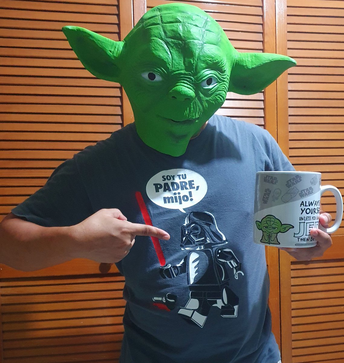 DvjYoda's tweet photo. Un excelente día a todos y que la fuerza los acompañe #MayThe4thBeWithYou https://t.co/Xz8q83dFCW