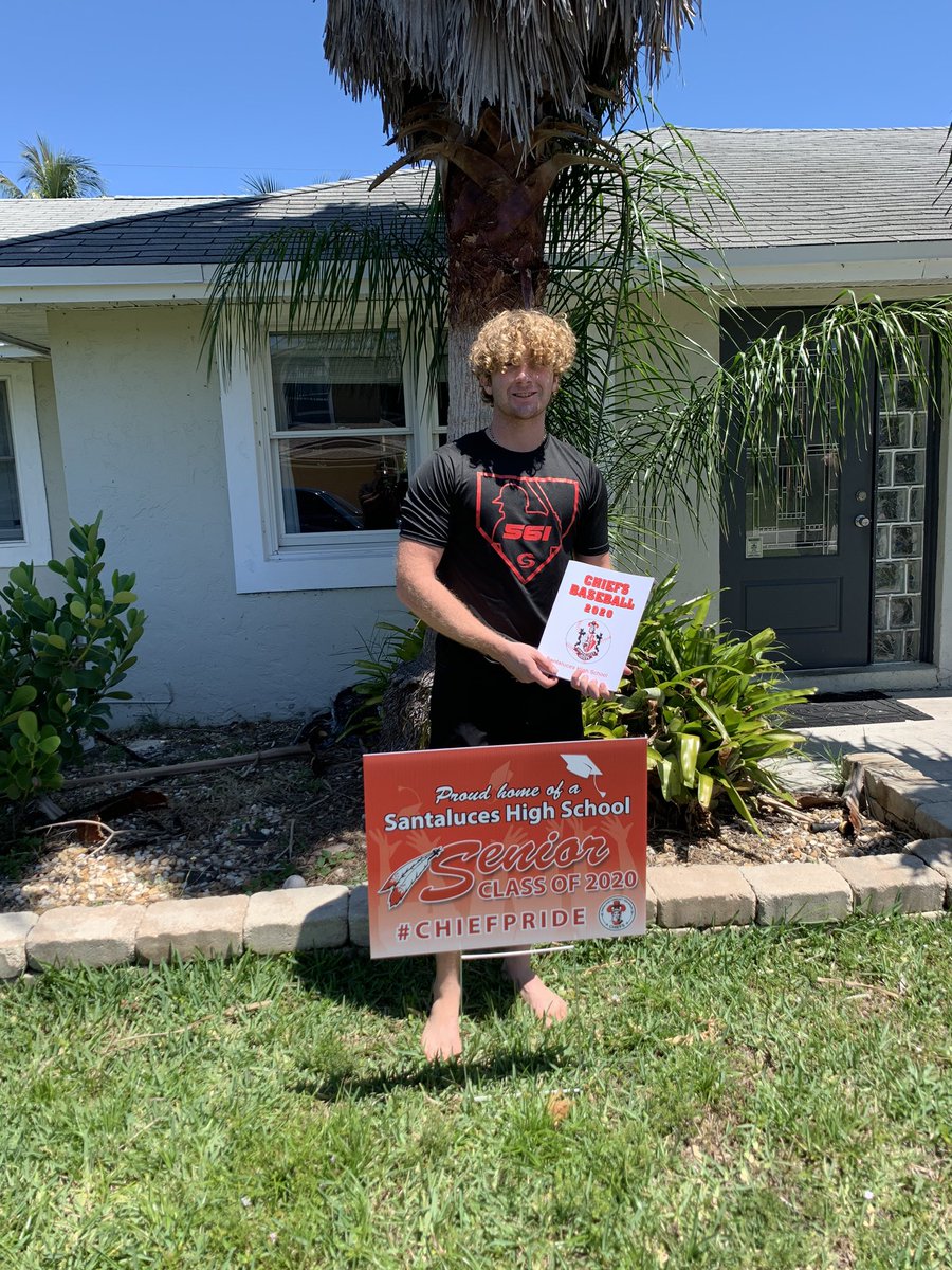 N_Franco25's tweet photo. Some @SantalucesHS Senior baseball players representing the 561 with their 🔥 #theCODEbaseball shirts & #ChiefGrad2020 yard signs! #ChiefSquad https://t.co/22EbCP3Nb7