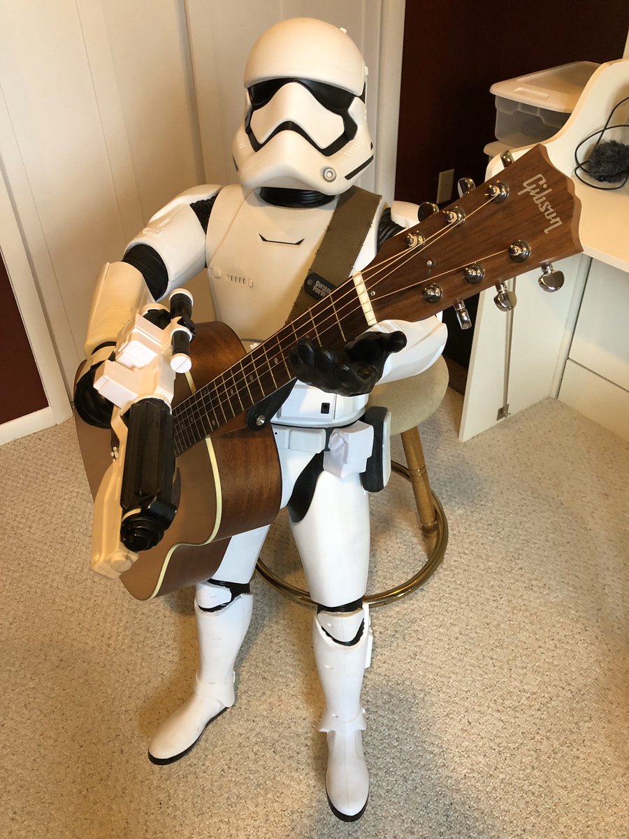 Happy May the 4th! #MayThe4th #music #gibsonacoustic @gibsonguitar @starwars @HamillHimself