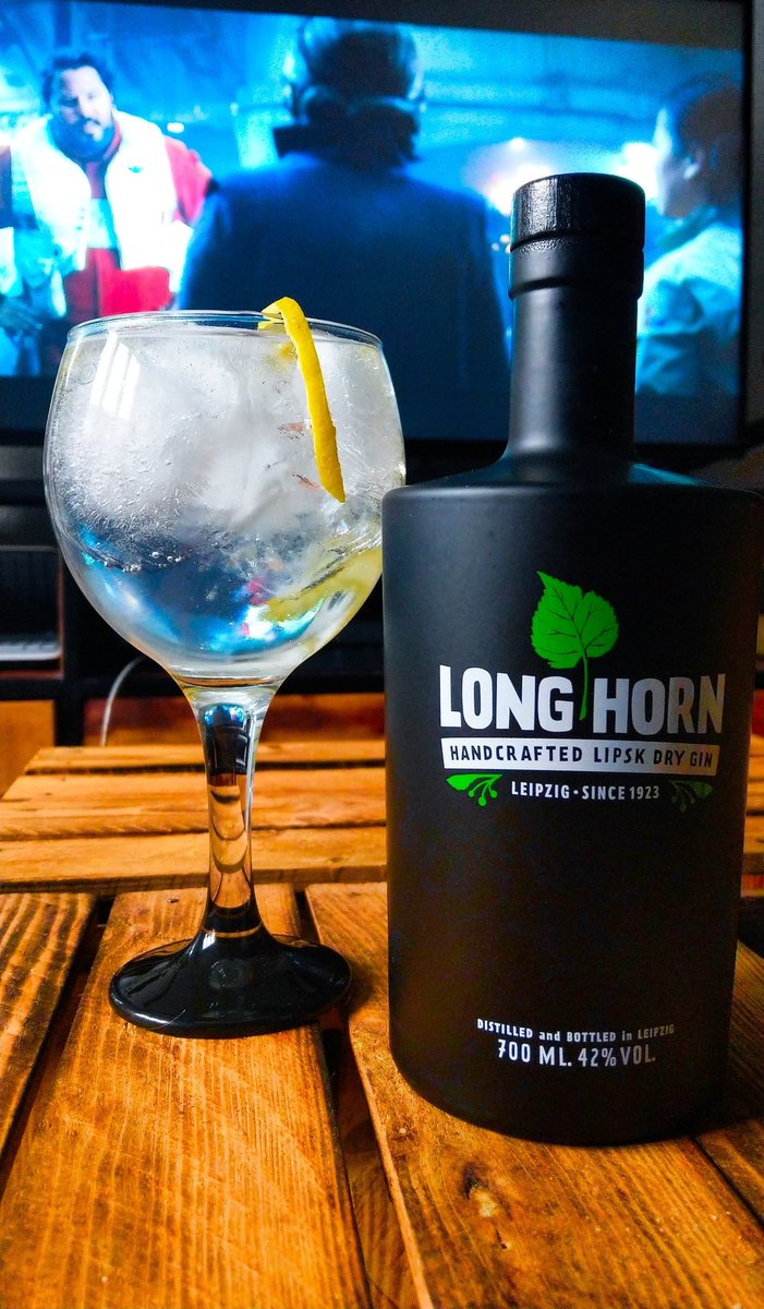 Möge die Macht mit dir sein...
So ein Quatsch!
Wer braucht schon die Macht wenn es Gin gibt!

#gibdeinemlebeneinengin
#ginvoll
#StarWarsDay #MayThe4thBeWithYou