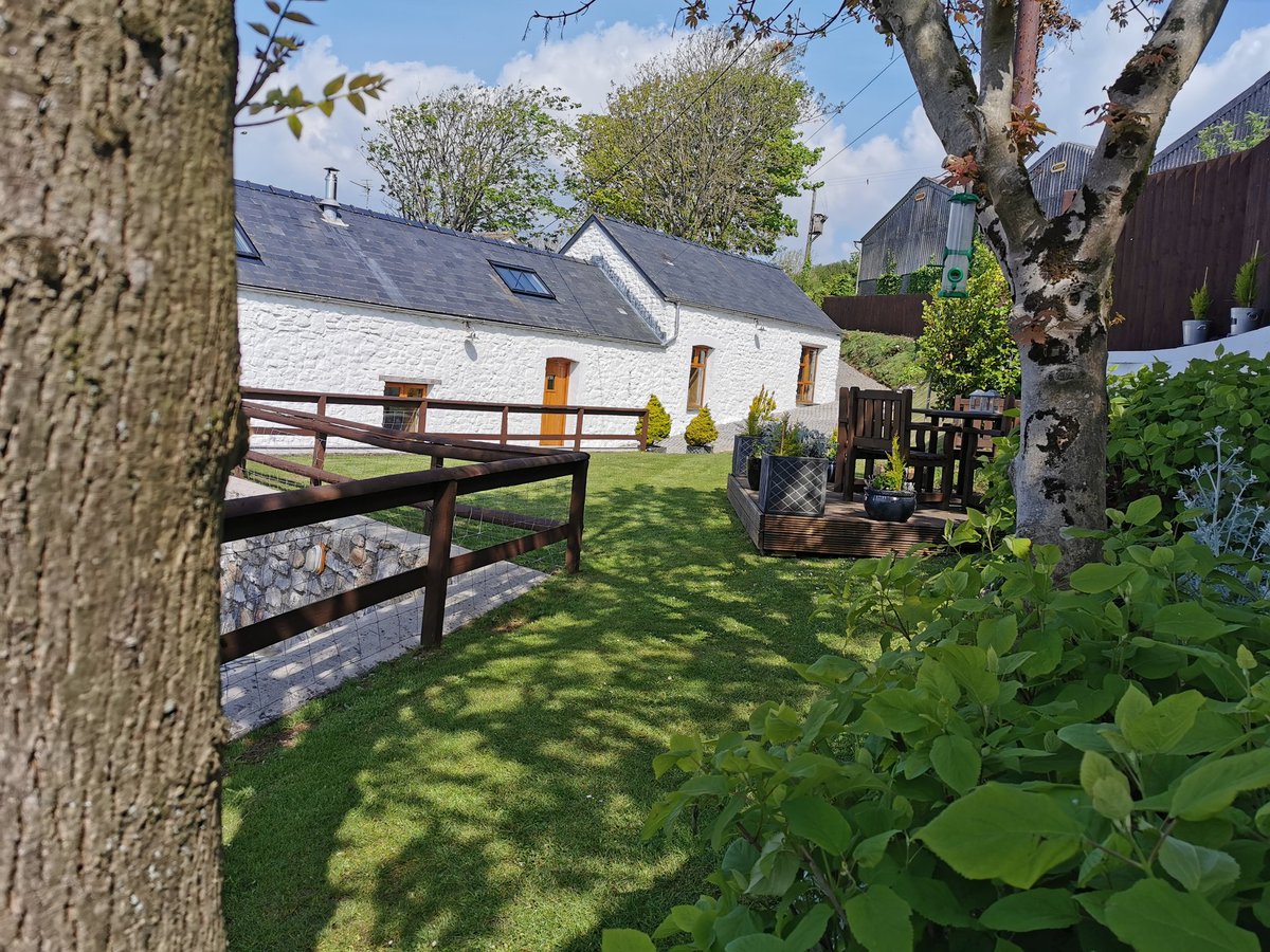 Slade Barn Gower tweet media