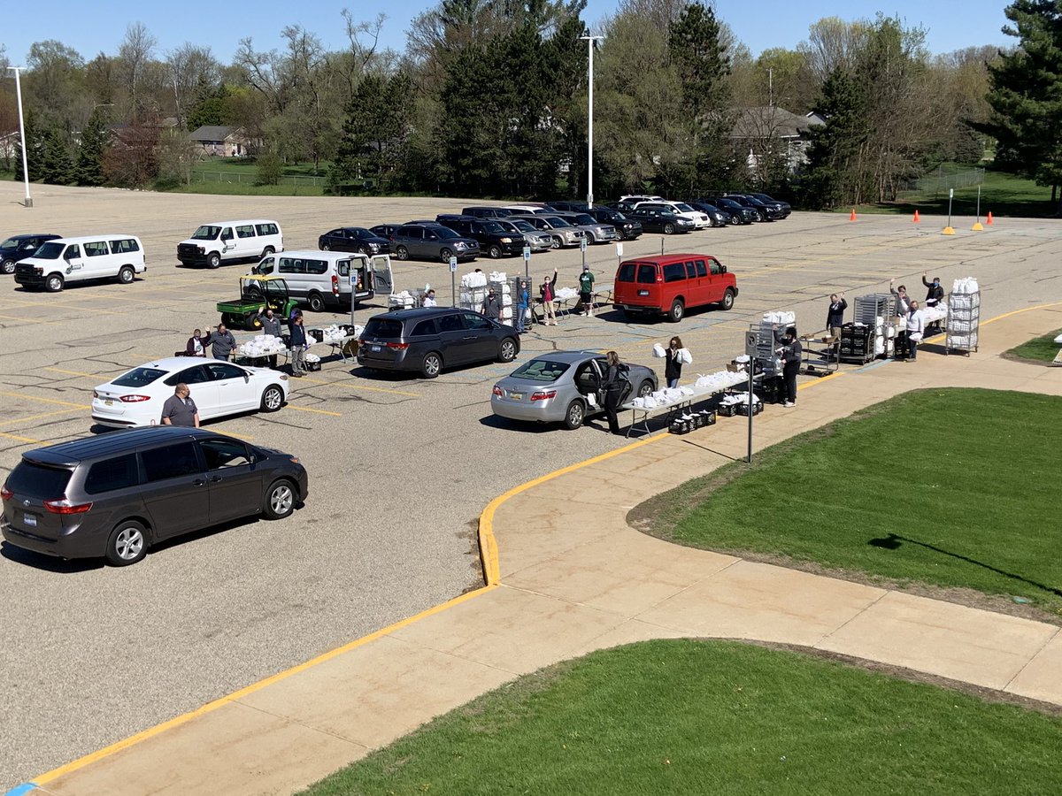 joemorse52's tweet photo. Great kick off to the central location food distribution. Great planning and great people equals success! 2000 meals with the longest wait being less than 2 minutes. #relentless https://t.co/Q5qY9NGegW
