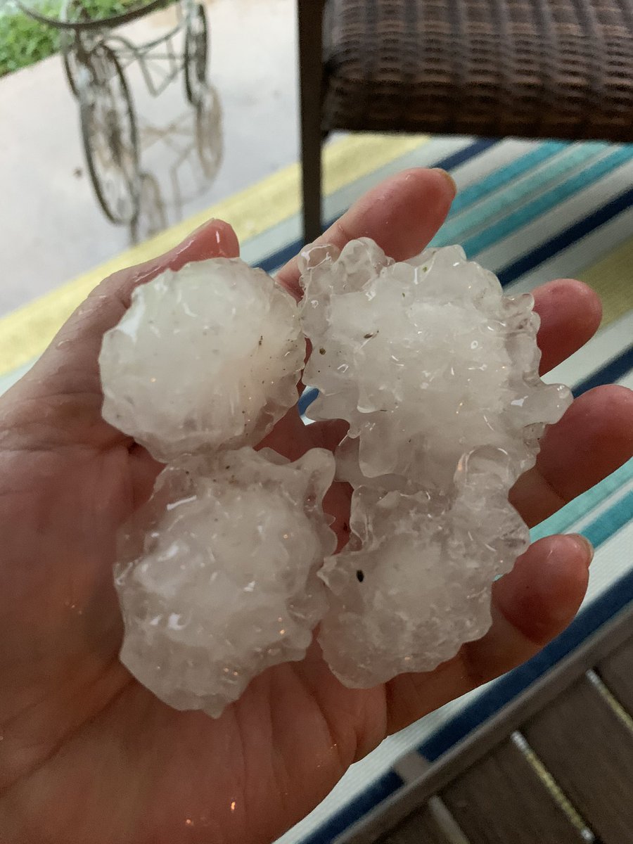 ElementRoofNWA's tweet photo. Got some hail in the Fayetteville area. 479-521-ROOF #RobtheRooferNWA @WeatherRick https://t.co/d9rs74CF34