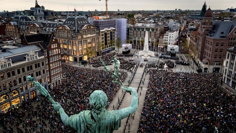 Its Dutch Rememberance day #Dodenherdenking
left was today and right is how it usually looks
❤️