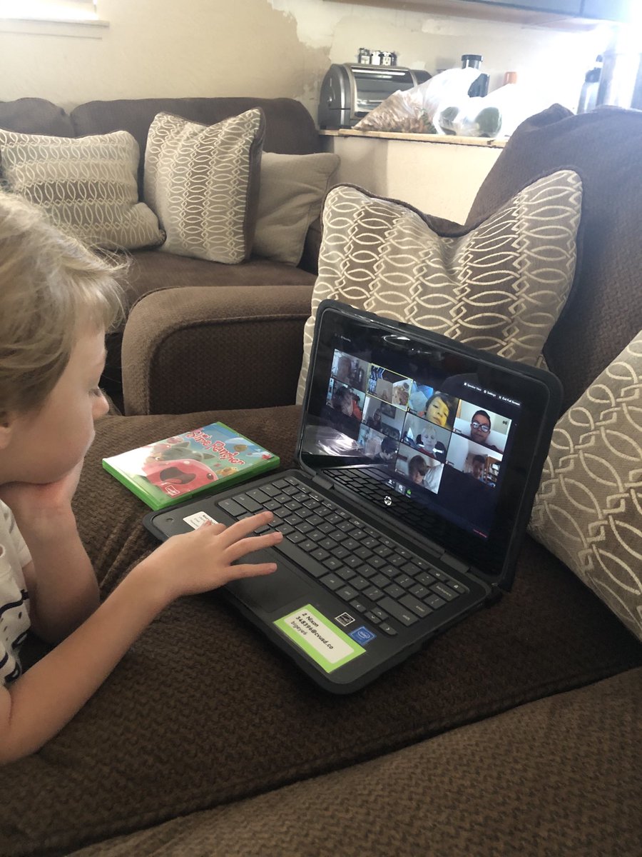 LDexter1314's tweet photo. @AvocadoPTA @avocadogators Nixon listening to #MrsTea read a book about Star Wars. #MayThe4thBeWithYou #WeGotThisGators https://t.co/y8zhn5gSmt