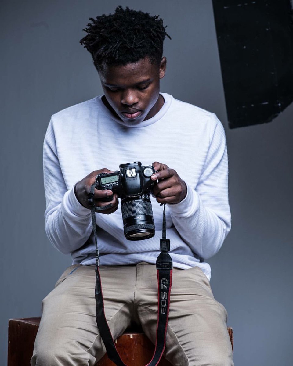 TMadeDifferent's tweet photo. The Flag/// The Photographer///The Gear. #VaalTwitter https://t.co/NUL4xpUCU8