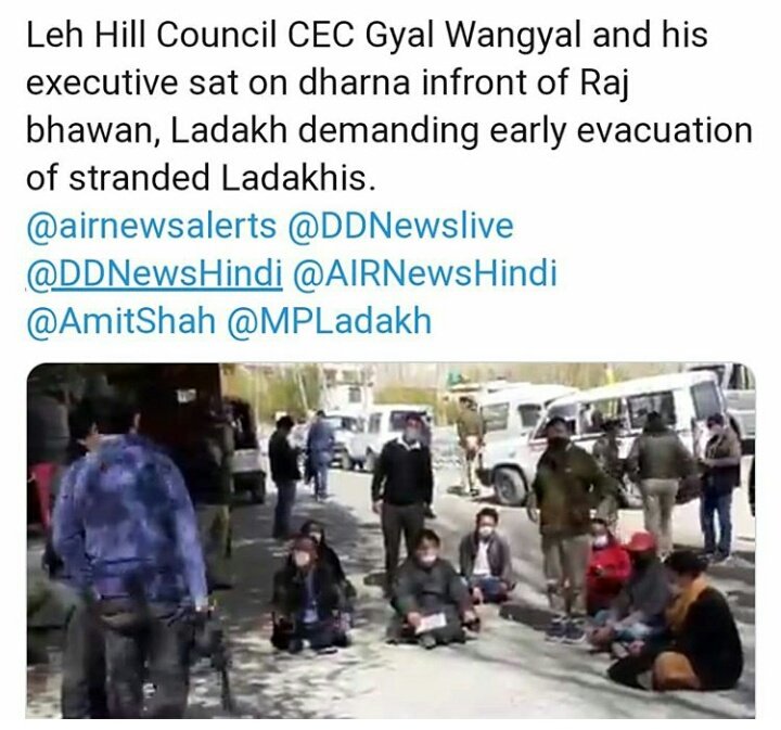 Meera_gull's tweet photo. Appreciation to the CEC Gyal Wangyal nd his partners..🙌👍
@airnewsalert @DDNewslive 
@AmitShah @MPLadakh https://t.co/nCttKytls3