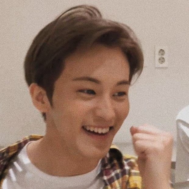 MINHY30NG's tweet photo. HEY YOU! YES YOU! PLS DROP A PIC OF MARK LEE SMILING BECAUSE I BADLY NEED THEM RN, I THINK NOT JUST ME BUT ALSO THE WHOLE WORLD NEEDS THEM NOW! 🥺❤️✊ https://t.co/0mX2fGLzY4