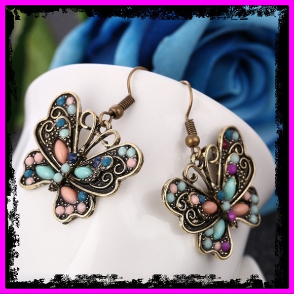 SheBledGlitter's tweet photo. So good I had to share! Check out all the items I'm loving on @Poshmarkapp from @VintageBitchAZ #poshmark #fashion #style #shopmycloset #summersweet #vintage #boheme: https://t.co/q0tNiRqwpk https://t.co/L1aV6tvtBU