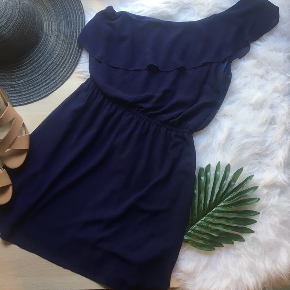 Dearnatural62's tweet photo. So good I had to share! Check out all the items I'm loving on @Poshmarkapp #poshmark #fashion #style #shopmycloset #samlibby #charlotterusse: https://t.co/LpWY6eyTEE https://t.co/jQOw2K6Jyf