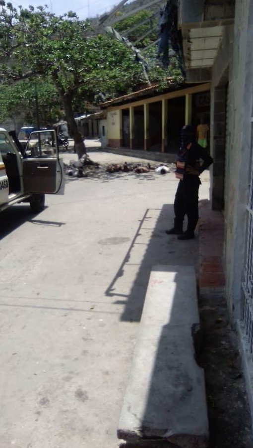 View image on Twitter