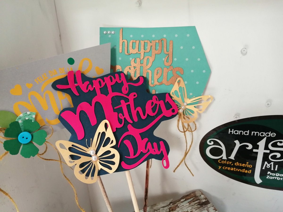 mienvoltura1's tweet photo. Cake toppers listos para tus obsequios de este día tan especial.
#mienvoltura #handmade
#handmadegift
#handmadeparty
#handmadepresents
#mothersday
#caketoppersmothersday https://t.co/qcho2rWgD8
