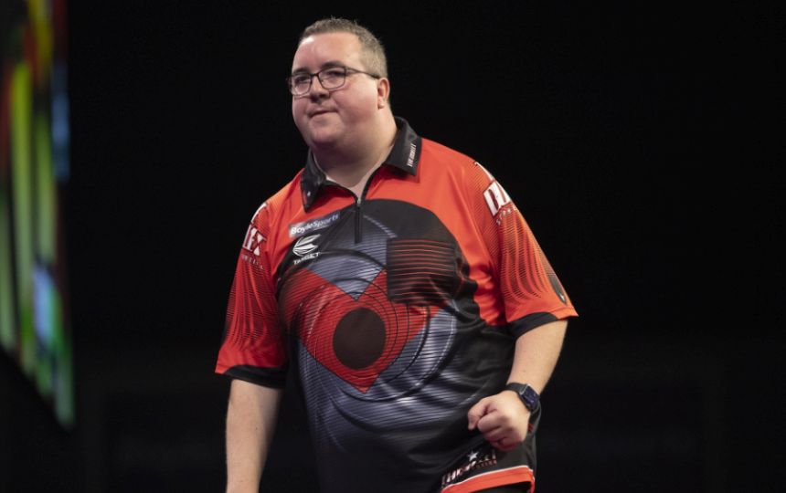 dartn_de's tweet photo. #PDCHomeTour Tag 18 - Deutlicher Sieg für @sbunting180, mit starkem Abschluss geht Platz 2 an @KimHuybrechts, auch Harald #Leitinger überzeugt. Bunting wins in unstoppable fashion after brilliant comeback win over Leitinger. ⬇️ https://t.co/1pA4mrbaOr https://t.co/XeMzceBEqE