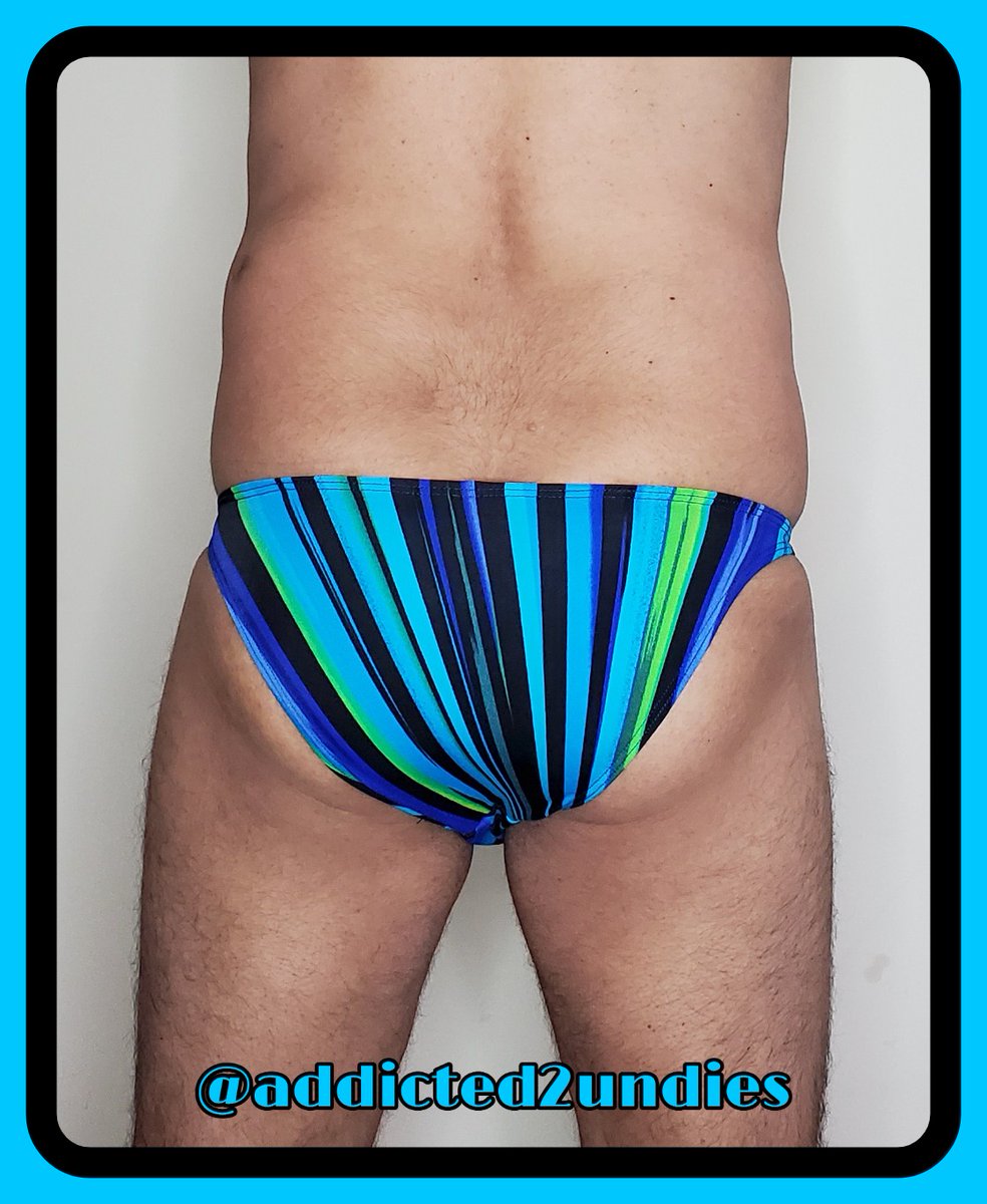 ADDICTED2UNDIES's tweet photo. 4 may 2020 #mondayunderwear #interiordelunes #pantsoftheday #underwearselfie #underwear #briefs #formenec #formenunderwear #addicted2undies #ropainterior #ropainteriormasculina #gay #formenunderwearec #madeinecuador #hechoenecuador https://t.co/TZp5d8YiyI