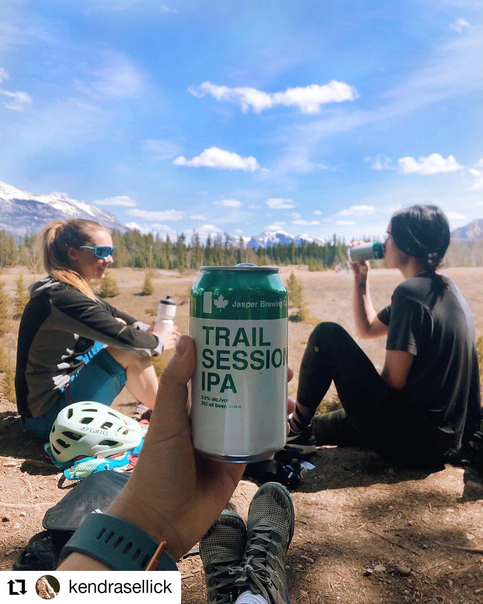 JasperBrewing's tweet photo. A tasty Trail Session after a sweaty trail session 👌 Thanks for the awesome shot @kendrasellick!
Don't forget - Trail Session IPA 15 packs will be on liquor stores shelves next week!
#trailsessionipa #15pack #jasperbrewingco #albeerta #myjasper https://t.co/TSiO55b2tx