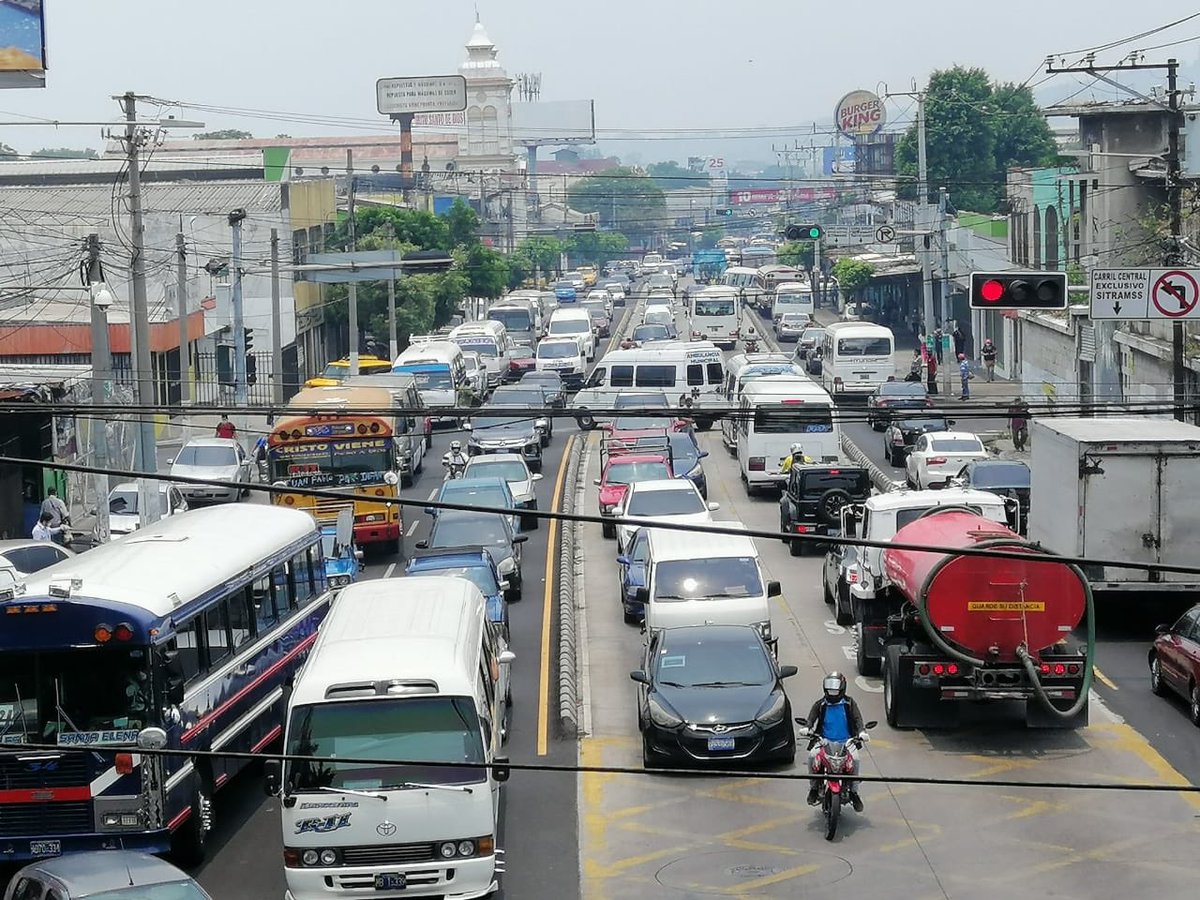 ¡No es posible que no se entienda que los niveles de contagio en este momento son extremos!
Definitivamente se deben garantizar medidas que ayuden a hacer efectivo el confinamiento,
mantenernos en casa los días necesarios y reducir la propagación, para luego reactivar la economía