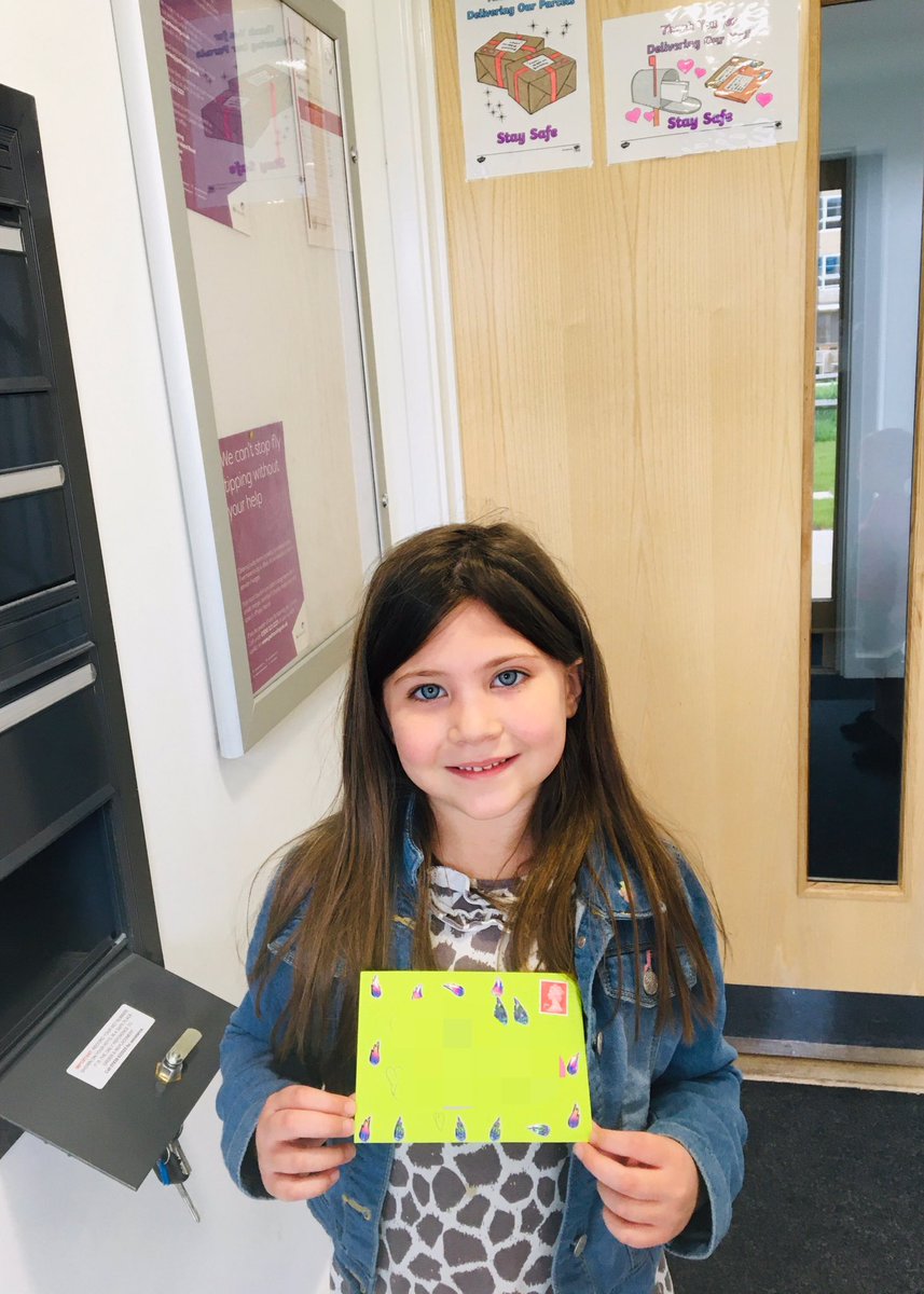 MsMummyHarrison's tweet photo. @homeEmsJoJoBea @TheMarist_WB Evie’s arrived today Bea! She particularly loved all the pretty stickers on it 🦄 Thank you ☺️ x x x https://t.co/4WYxxsd0d6