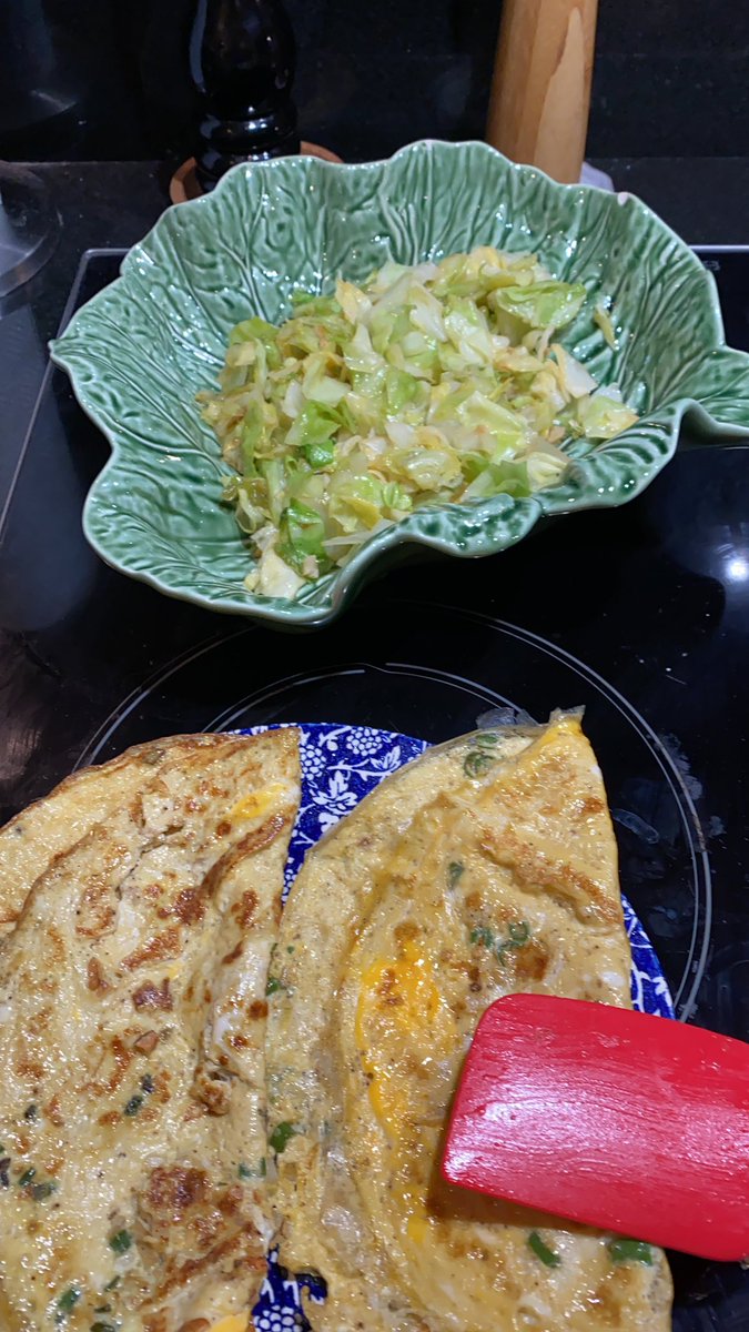 rowenarazak's tweet photo. Iβve prepared Iftar. An hour early. Yesterday, I was 5 minutes late with prepping. Why am I always either too late or too early? Is this is a thing? π #iftar #iftarprep #Ramadan2020 https://t.co/14wFx8V4dr