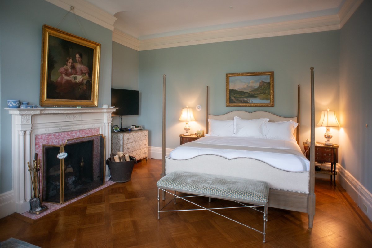 BlantyreResort's tweet photo. Treat your self to #luxury this #summer! Enjoy one of our amazing Manor House accommodation. We can’t wait to #welcome you @BlantyreResort! https://t.co/Gx2lI7gSUj