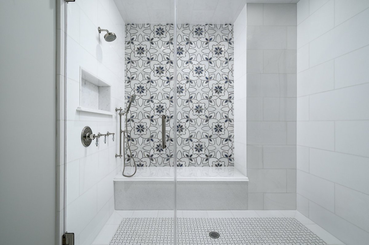 FLuxuryEstates's tweet photo. Which design is your favorite? Fun fact: all of these bathroom are in the same home! #bathroom #bathroomdesign #bathroominspiration #homedesign #designbuild #luxuryhomebuild https://t.co/MDRaChnjcb