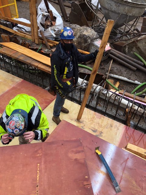 CCAMetro's tweet photo. A 931 unit, 58-story mixed-use development is rising at 601 W29th St with 234 affordable housing units. @CarpentersNyc &amp; High Rise Safety Systems are building the deck &amp; concrete formwork. #FXCollaborative #DouglastonDevelopment
Highrise Safety Systems: https://t.co/tWPtv1GnNt https://t.co/298kC5qDTL