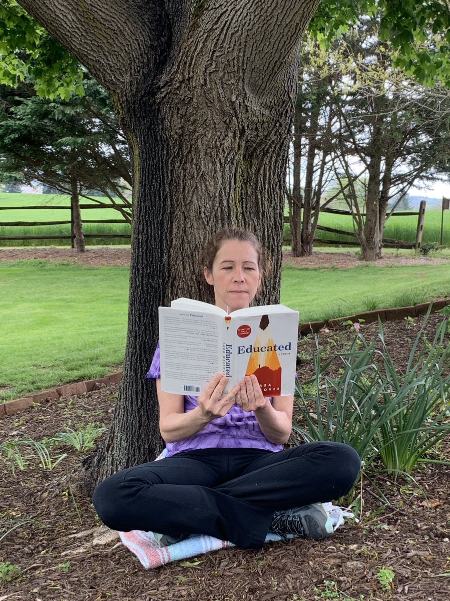 Venture outside on this beautiful day 🌞 🌺 🌳 ⛅️ And take a book 📖 with you. #getcaughtreading