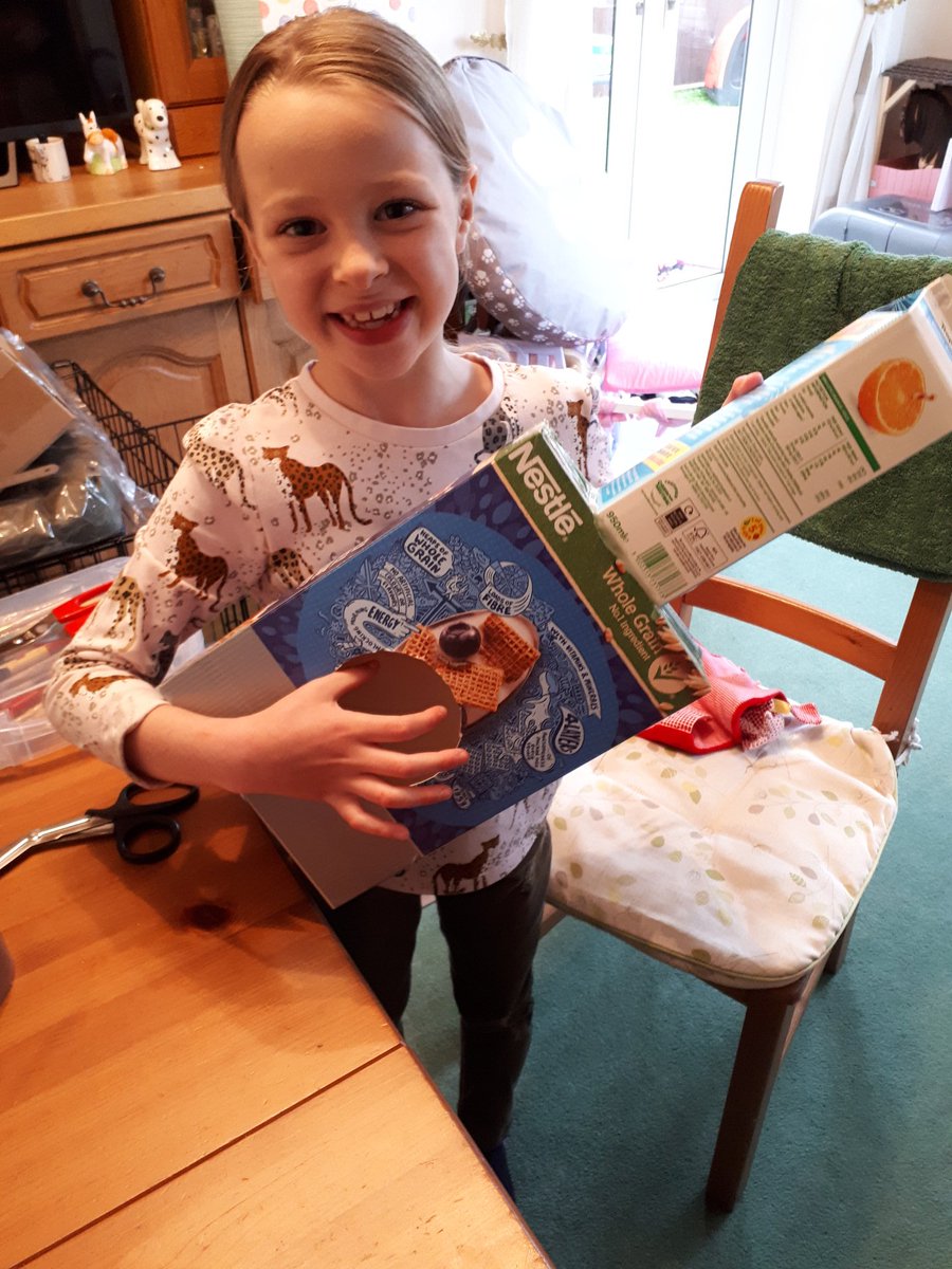 CLM65735572's tweet photo. Olivia from Butterflies making a guitar as part of her music learning last week @stjohnsworksop https://t.co/ZtWSjY5Owq