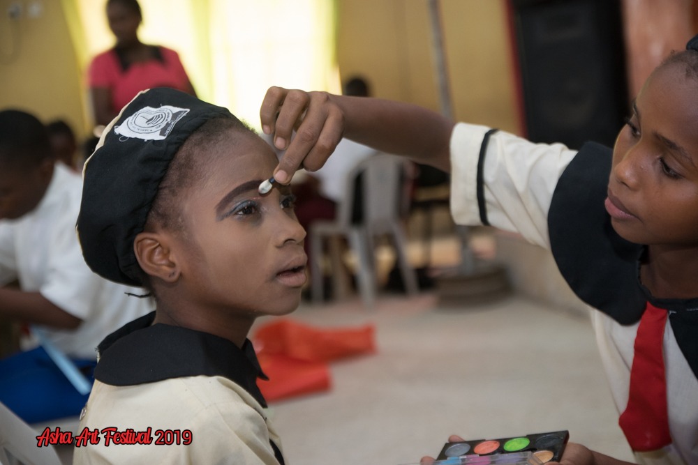 ASHAARTHOUSE's tweet photo. Building creative minds @Deedasha1 @SaharaReporters @channelstv @BankyW @GuardianNigeria @dino_melaye https://t.co/lirONcWyOh