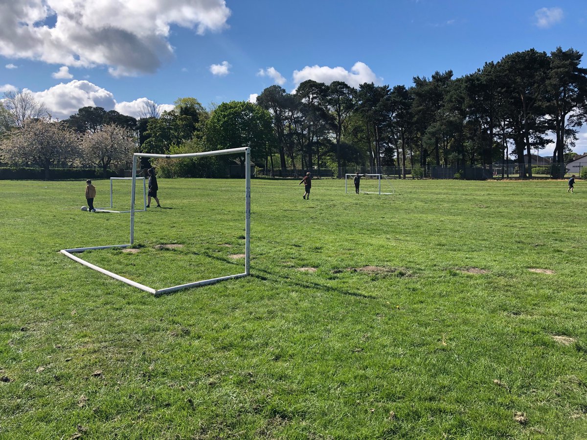 HubKinloss's tweet photo. It was lovely in the sunshine today in Kinloss! Out for a scavenger hunt with Miss Mair! @ApplegrovePS @kinlossprimary @andersons_says @DallasPrimary @forresacademy1 @EducationMoray https://t.co/PqO2bzQFPo