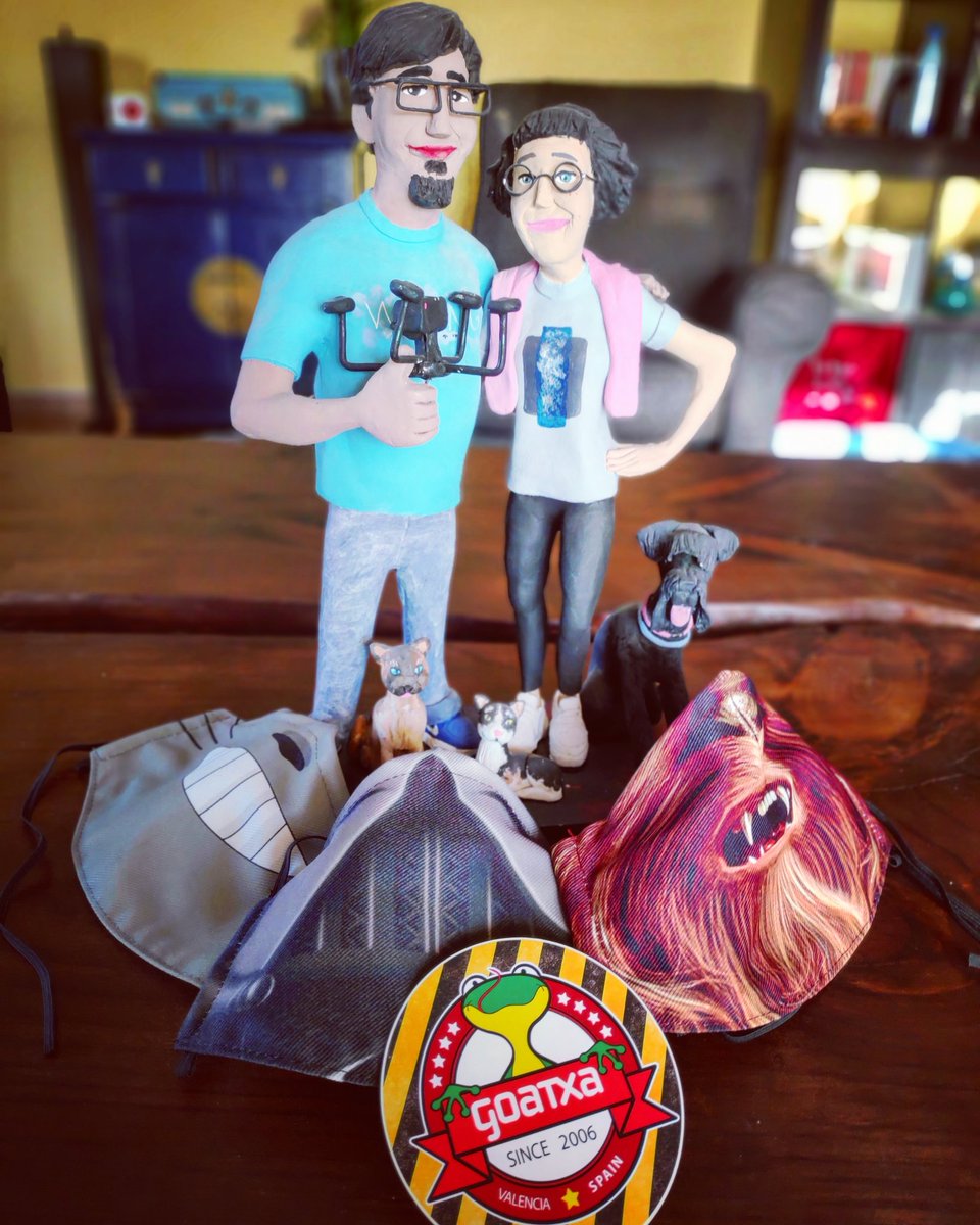 Queridos cracks de @goatxa! Ya están aquí!!! Han llegado súper pronto! Las mascarillas más alucinantes y mejor hechas!! Ahora a poner filtro y os prometemos fotos @davidaragongaliana y una servidora! Pero quería daros las gracias ya!! Y a todos vosotros... A ver su web!!