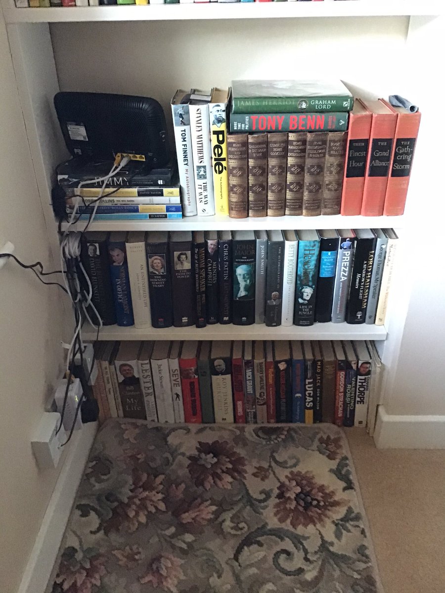 Hudson26Stephen's tweet image. #bookshelfgate