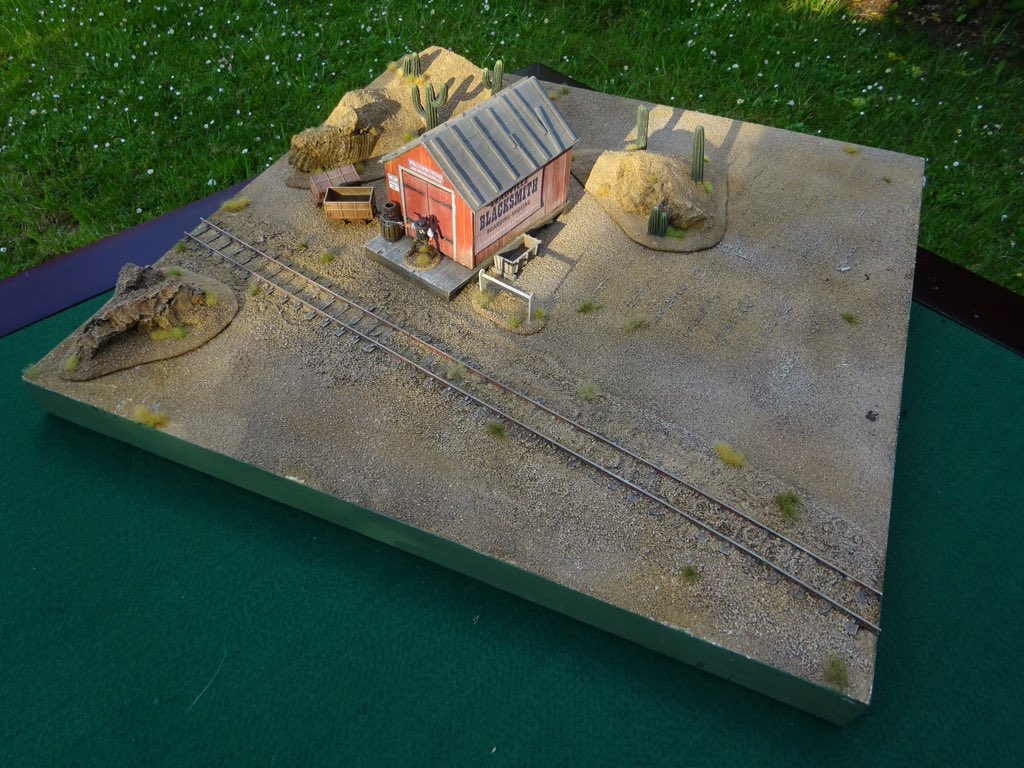 RMZHBC's tweet photo. Also painted up a single lawman from @GEGHQ for #DeadMansHand and #FFoL #FistfulofLead. And a quick pic of the photo setup ... https://t.co/cLKyxBzklH