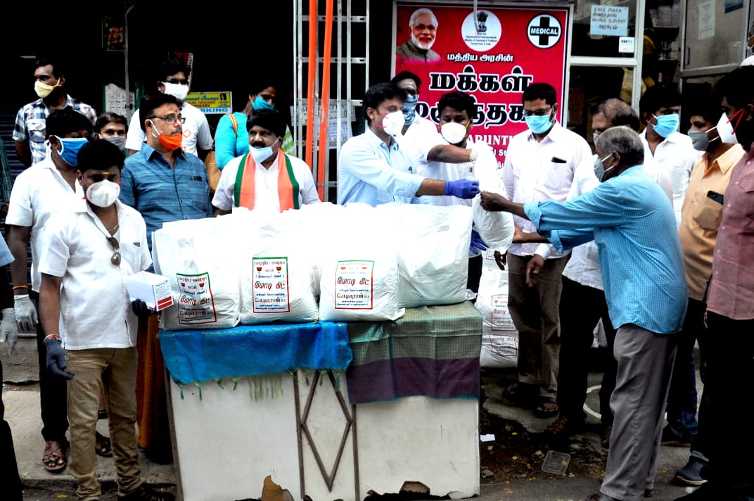 yuvaraj_C_BJP's tweet image. Contributed #ModiKits with Dry Ration &amp;amp; Essentials for the 50 needy  Families which was distributed by #BJYM #Tamilnadu State President @VinojBJP Anna #FeedTheNeedy @Murugan_TNBJP @JayamAarthik @JPNadda @poonam_mahajan @PMOIndia #BJYMCares
Yuvaraj.C
BJYM General Secretary S.C