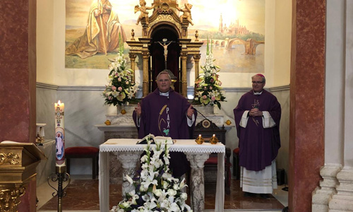 DiocDeCartagena's tweet photo. Palabras emocionadas de consuelo del obispo de Cartagena en la misa funeral por los fallecidos por coronavirus
https://t.co/a6bHsGGXKp https://t.co/UeFR7q6Drs