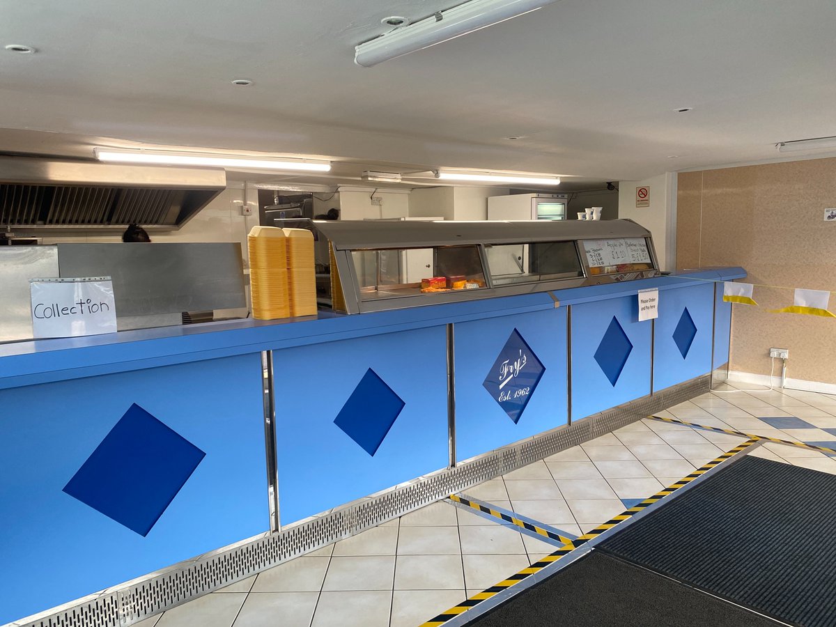 VirtualAstro's tweet photo. I didn���t really drive here in a Range Rover, but I am at the local chippy. They have an excellent social distancing policy and the chips are to die for! https://t.co/t5xaezi1i2