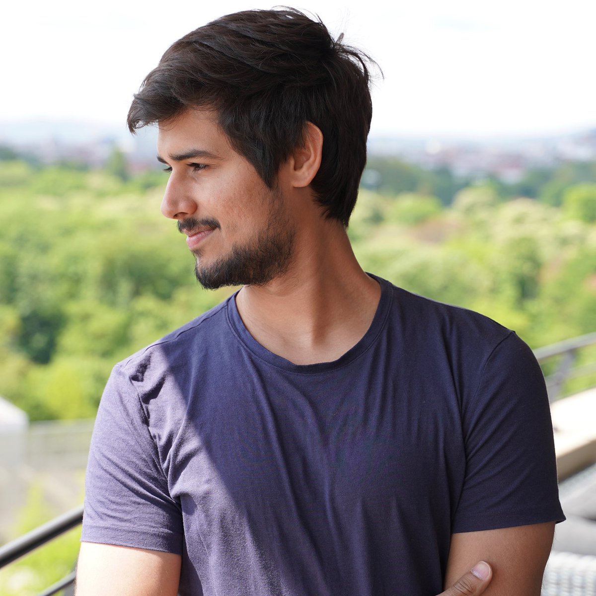 dhruv_rathee's tweet photo. Thank you for half a million followers on Twitter 🙏

 #NewProfilePic https://t.co/f2kBfL1fc8